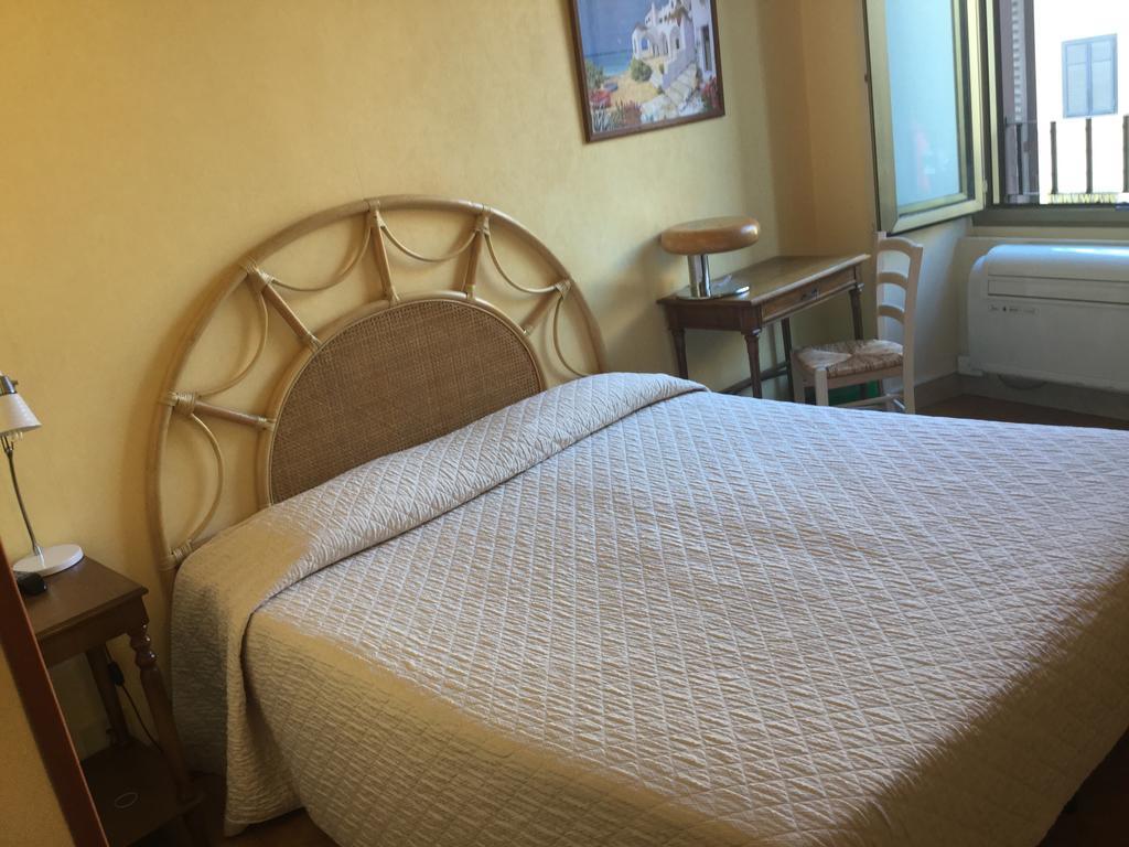 רומא Hotel Touring מראה חיצוני תמונה
