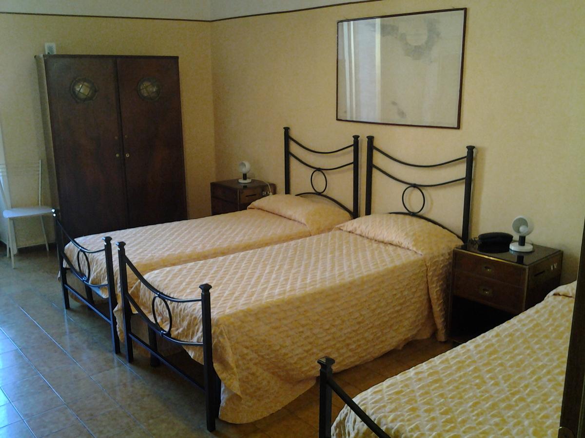 רומא Hotel Touring מראה חיצוני תמונה